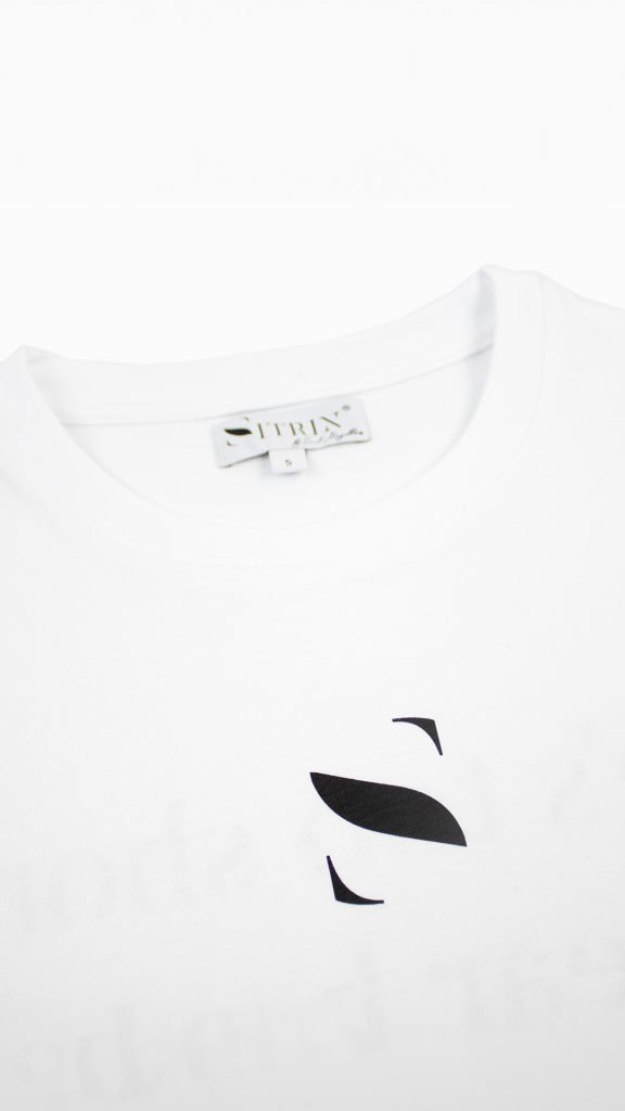 Life’s too short to wear boring clothes T-shirt — fotografia 7